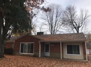 1878 Warwick Ave, Sylvan Lake, MI 48320