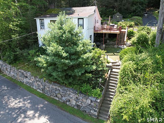 4th image of 837 East Wakefield Boulevard