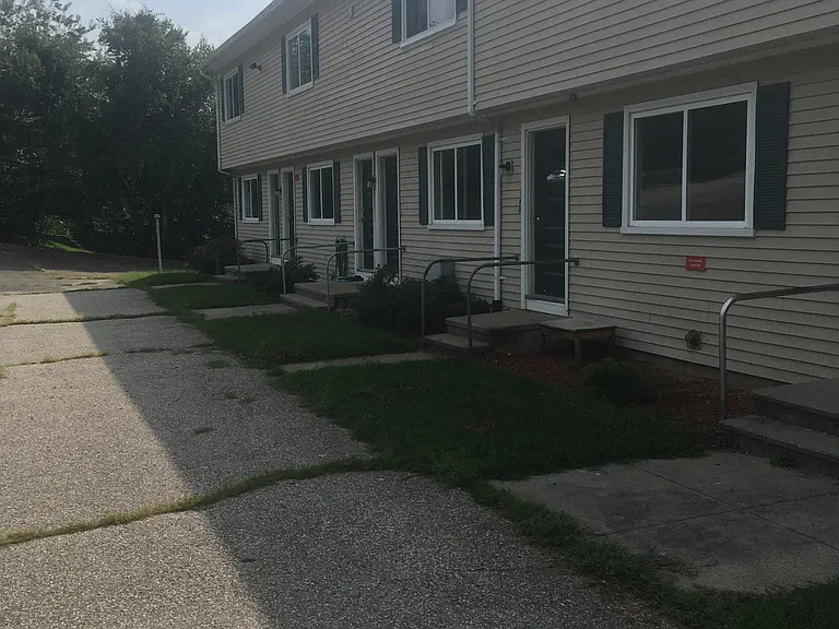 380 Main St #1 — Photo 3