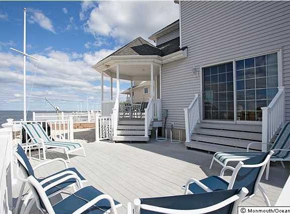 3rd image of 824 Ensign Dr