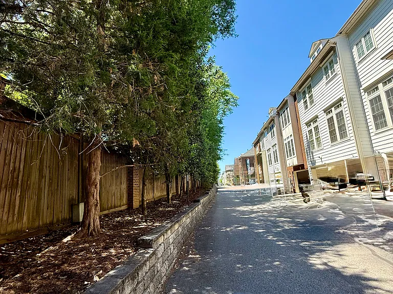 Private outdoor space and alley