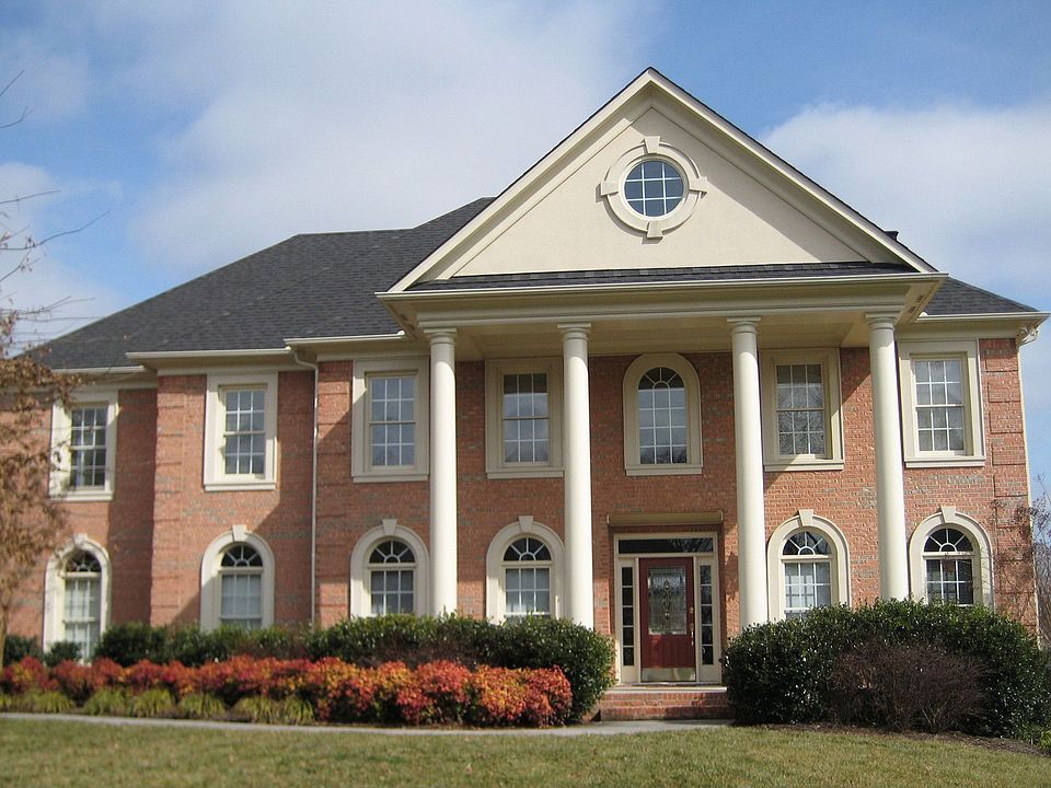 1914 Chiswick Road In Emerson Park of Whittington Creek