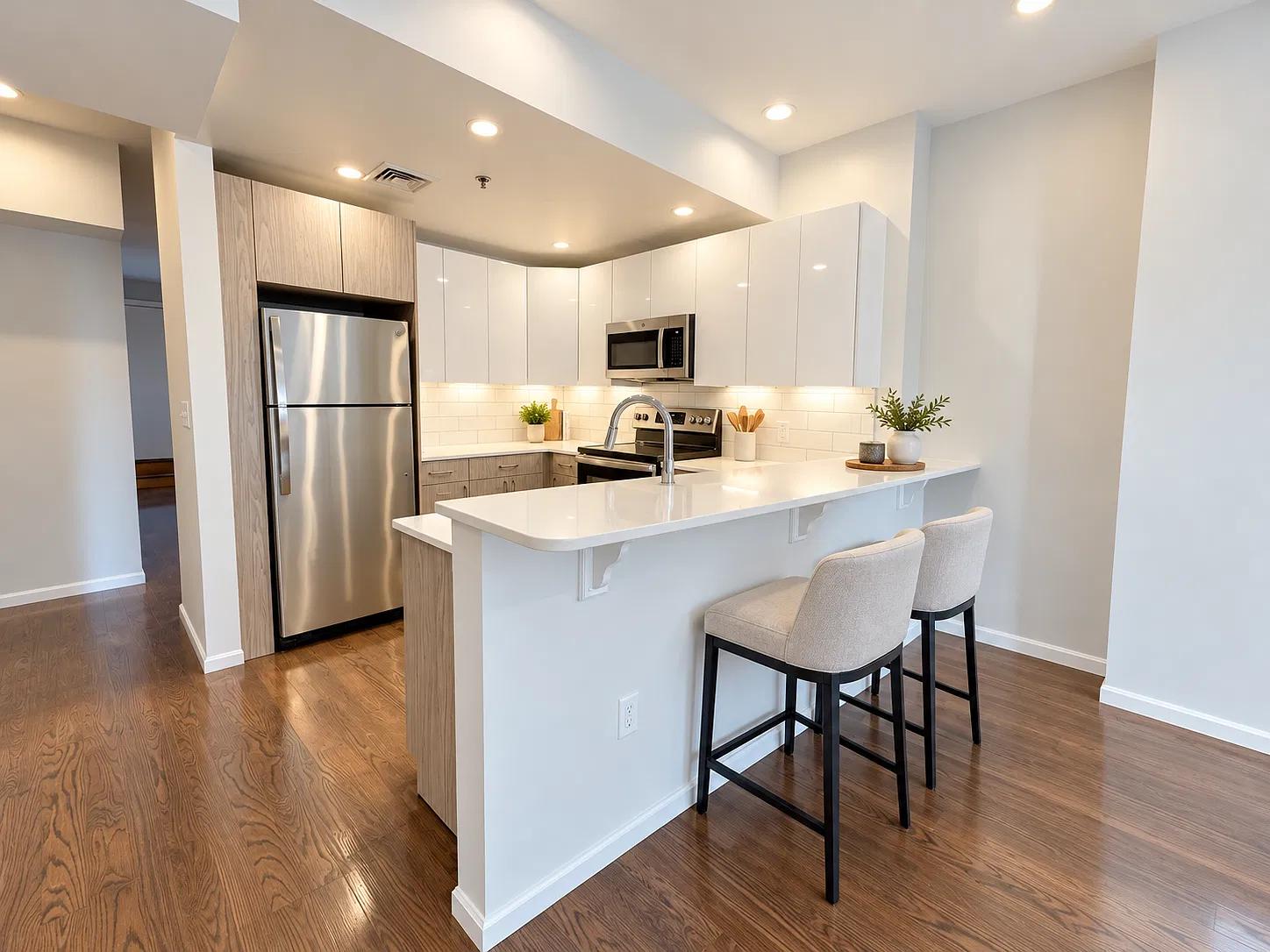 3 bed, 2000 sqft, $5,600 — Photo 3