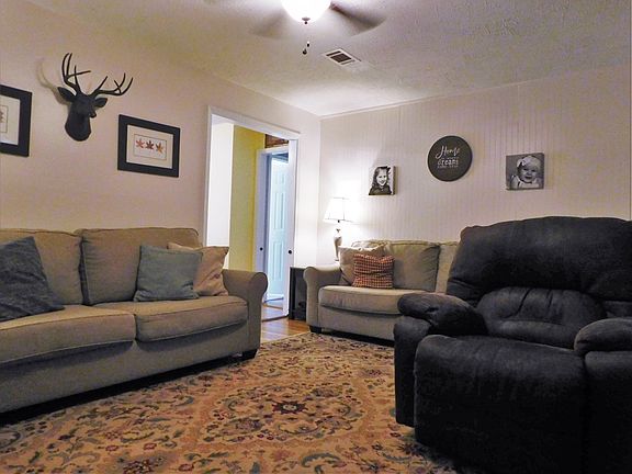 4th image of 315 Avenue D