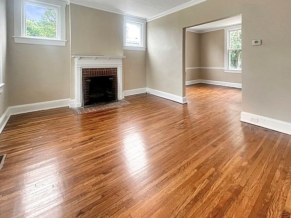 4th image of 309 College Ave