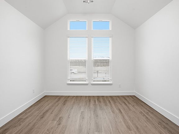 4th image of 2812 Buckside St