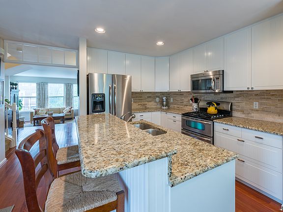 5th image of 6608 Hunter Creek Ln