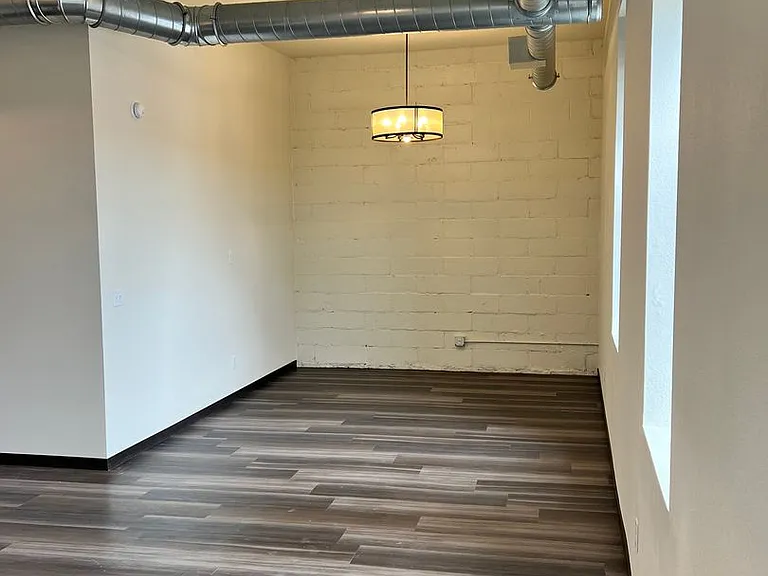 843 Washington Ave — Photo 5