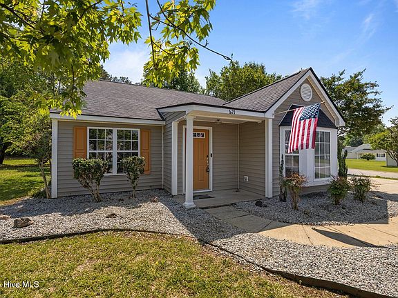 2nd image of 621 Daffodil Way