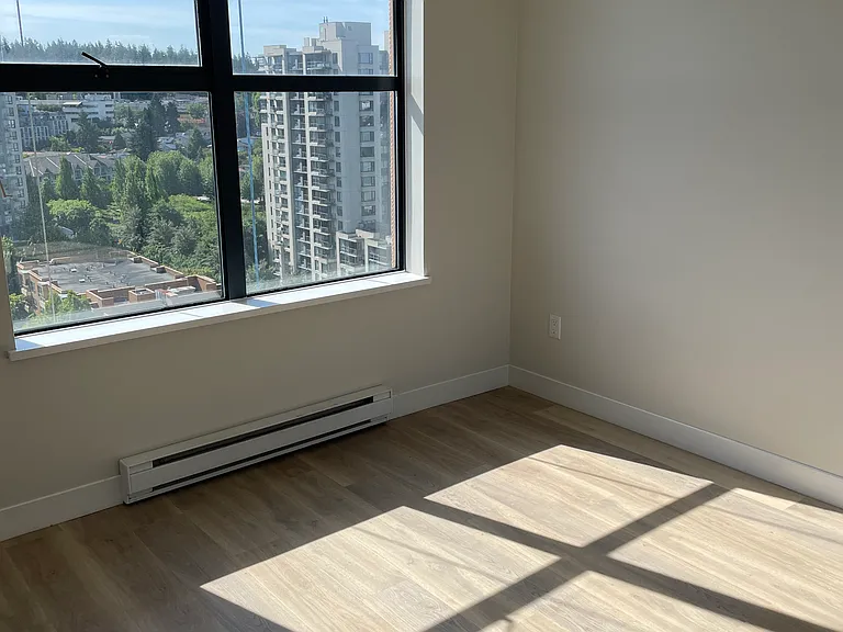 3528 Vanness Ave — Photo 31