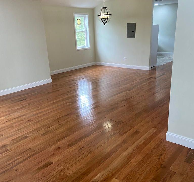 1st image of 27 Somerset St Floor 3