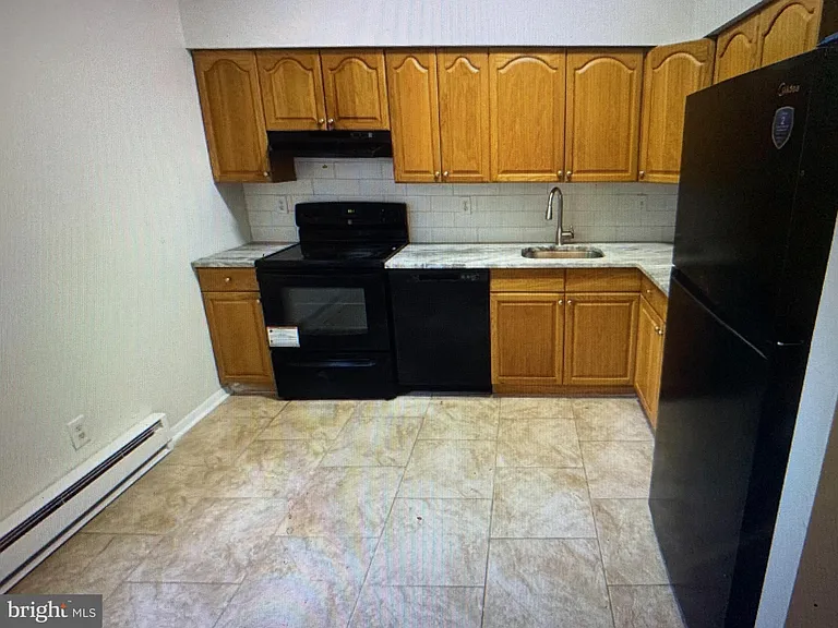 502 Bromley Ests — Photo 6