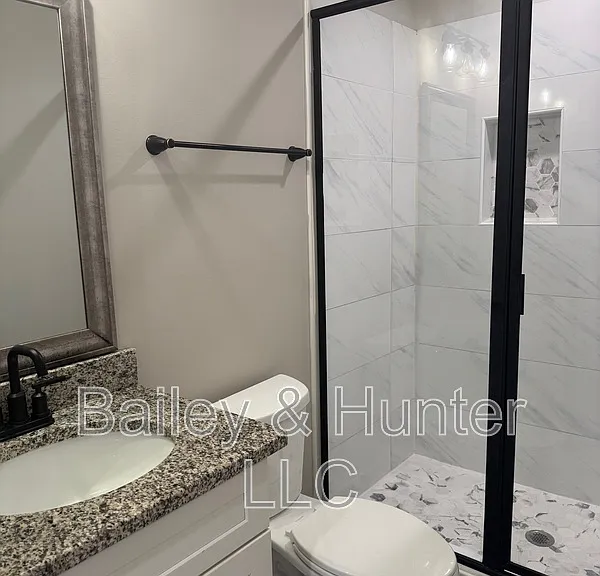 81 Martin Ave SE #B — Photo 9