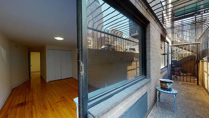 Rented by Bond New York | media 8