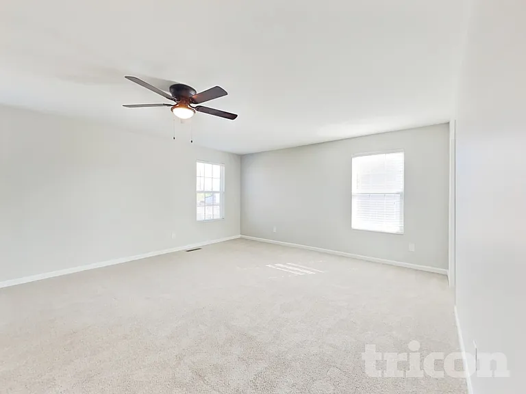 1068 Countess Ln — Photo 7