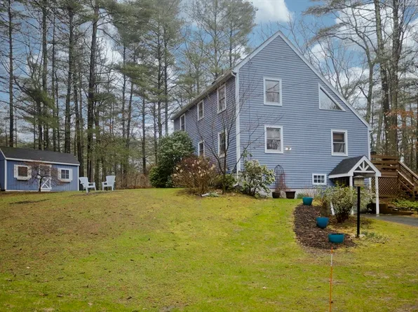 70 Aldrich St, Belchertown, MA 01007