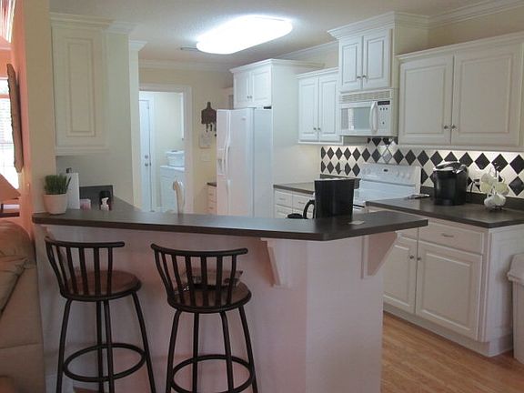 5th image of 115 Eagle Crest Dr