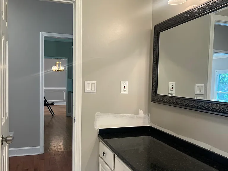 601 Southdale Cir — Photo 22