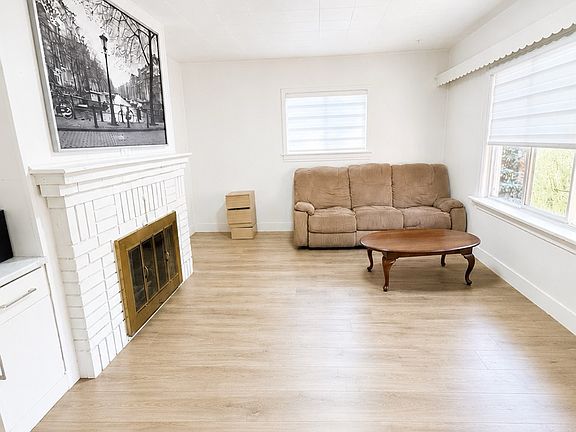 3rd image of 820 E 16th Ave
