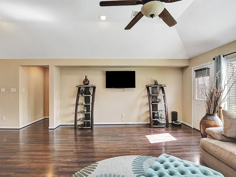 9706 Lockhart Reach Ln — Photo 12