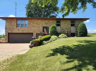 2697 Old Highway Rd, Cuba City, WI 53807