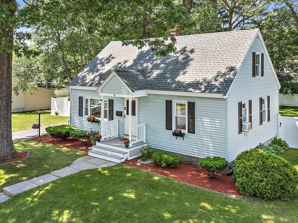 19 Pleasant St, Chelmsford, MA 01824