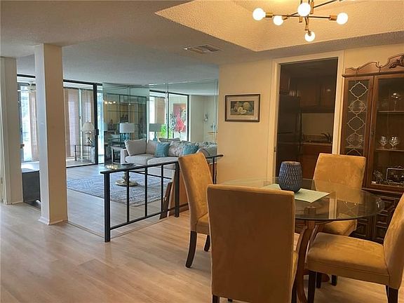 4th image of 3730 Inverrary Dr APT 1D
