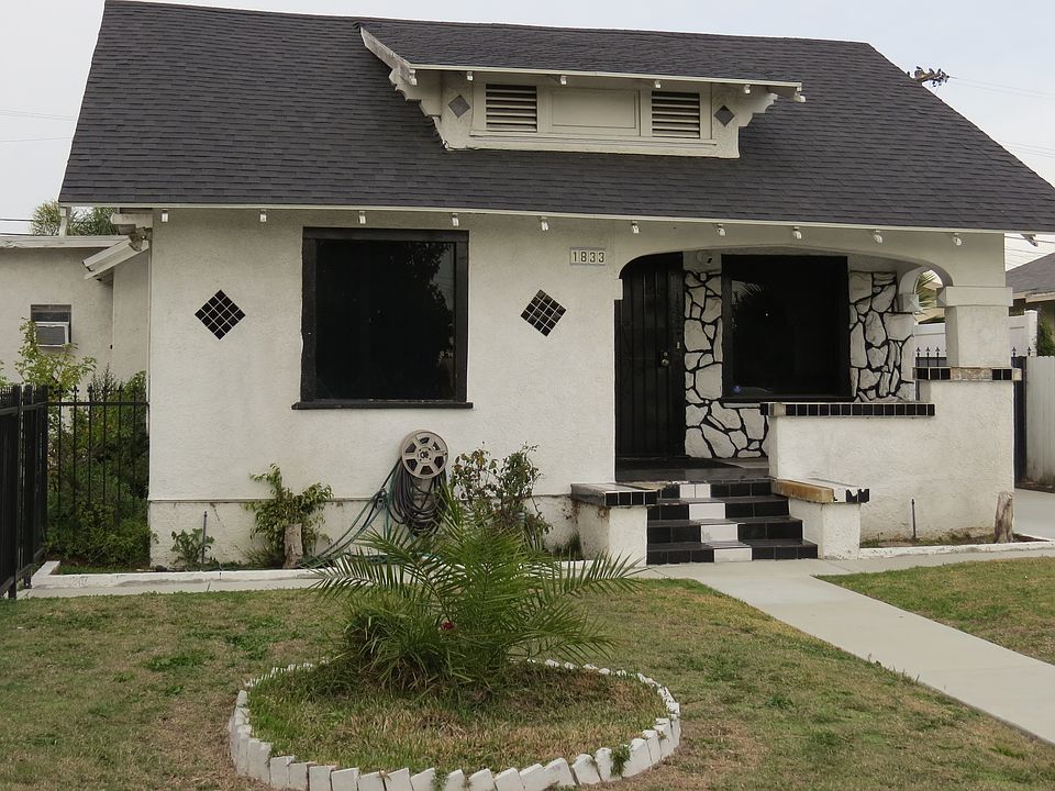 1st image of 1833 W 51st St