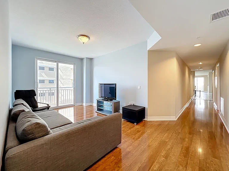 110 Warsteiner Way #301 — Photo 13