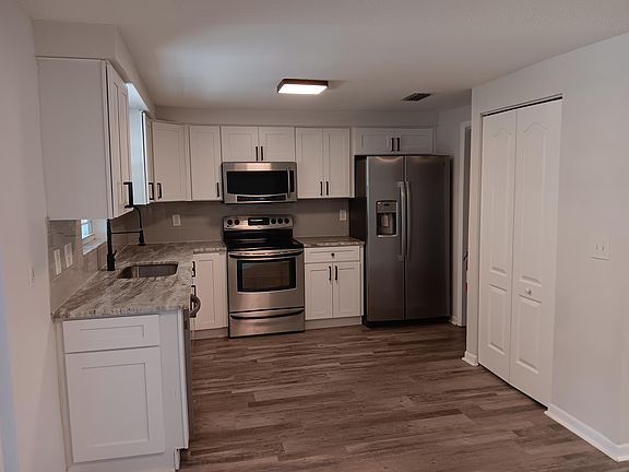 5th image of 3305 Northlawn Dr