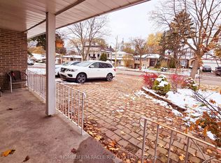 97 Nymark Ave, Toronto, ON M2J2H1