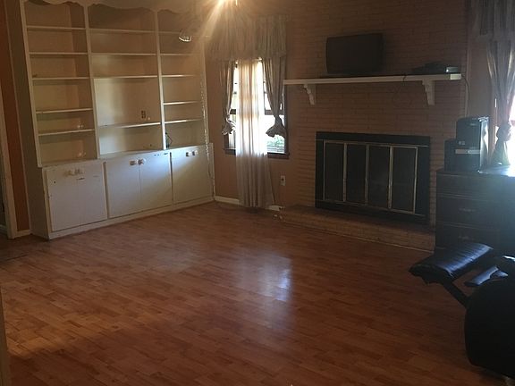 2nd image of 3601 Swan Ln