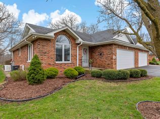 435 W Eden Ln, Crete, IL 60417