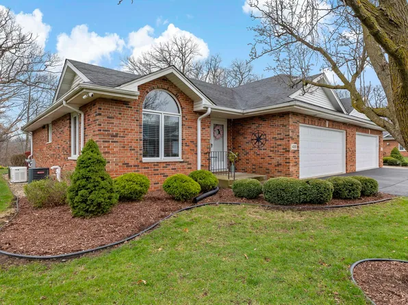 435 W Eden Ln, Crete, IL 60417