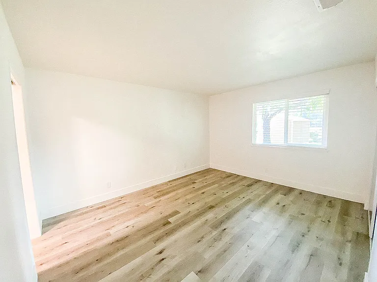1x1- Bedroom