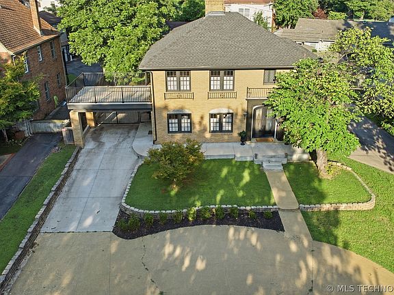 4th image of 2204 S Terwilleger Blvd E