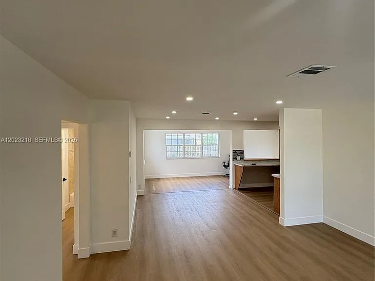 7150 SW 10th St — Photo 2