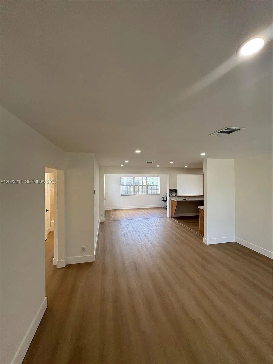 Building Photo - 7150 SW 10th St