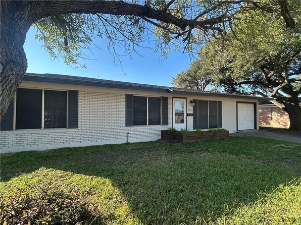 713 S 17th St, Kingsville, TX 78363