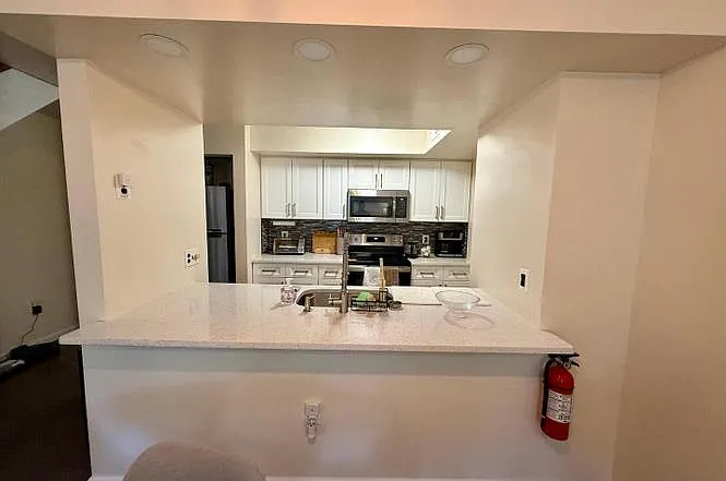 2 bed, 1312 sqft, $2,550 — Photo 2