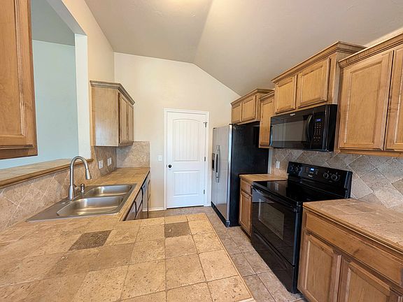 5th image of 621 Apple Tree Ln