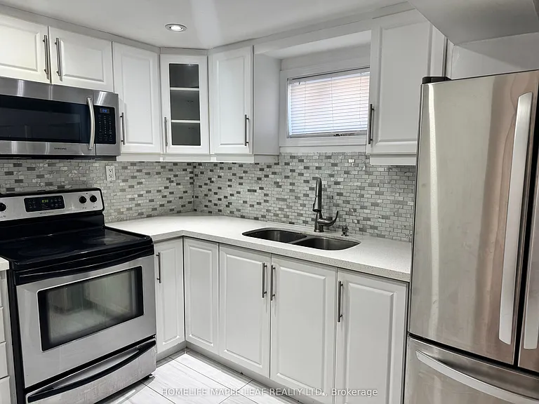 8 Montrose Pl — Photo 6