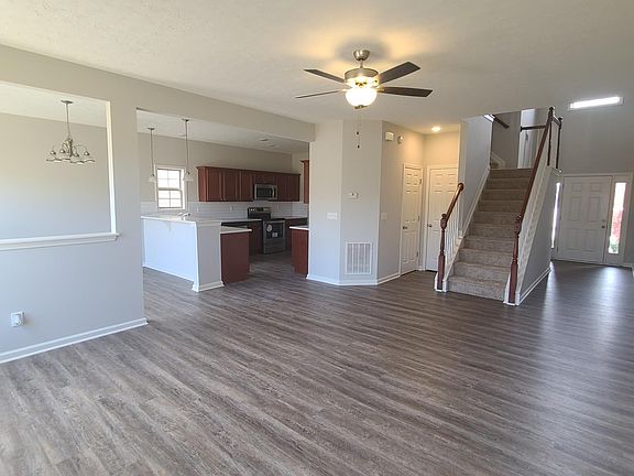 5th image of 720 Halford Pl