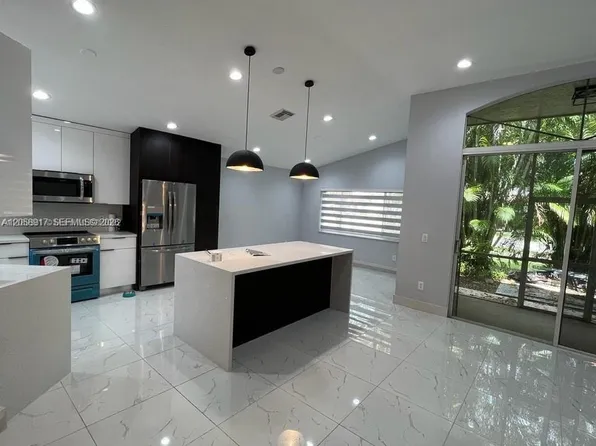 1970 NW 178th Ter, Pembroke Pines, FL 33029