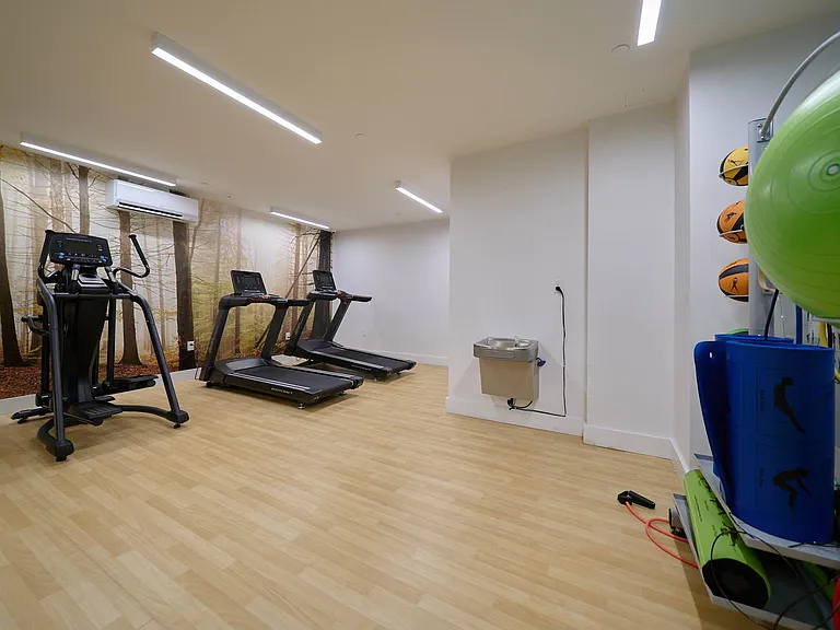 82 4th Ave #8B — Photo 23