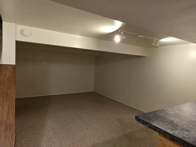 121 Woodview Dr — Photo 23