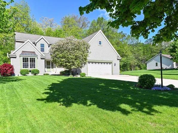 9165 South 47th STREET, Franklin, WI 53132