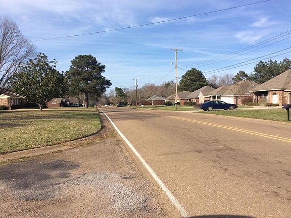 5th image of 639 Woodland Dr