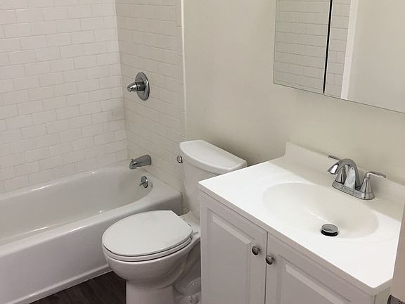 4th image of 1725 Grismer Ave APT 309