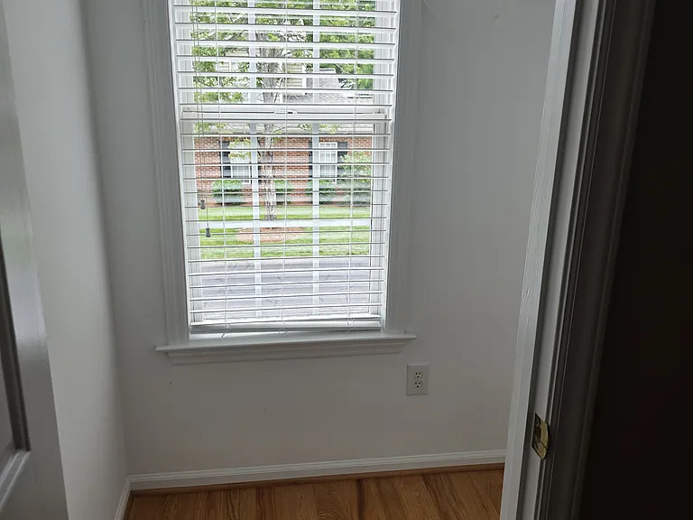 7505 Riverside Ct — Photo 20